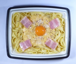 生パスタ玉子ベーコンのカルボナーラ 生パスタ玉子ベーコンのカルボナーラ