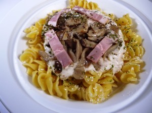 生パスタきのこクリームのフィジリ
