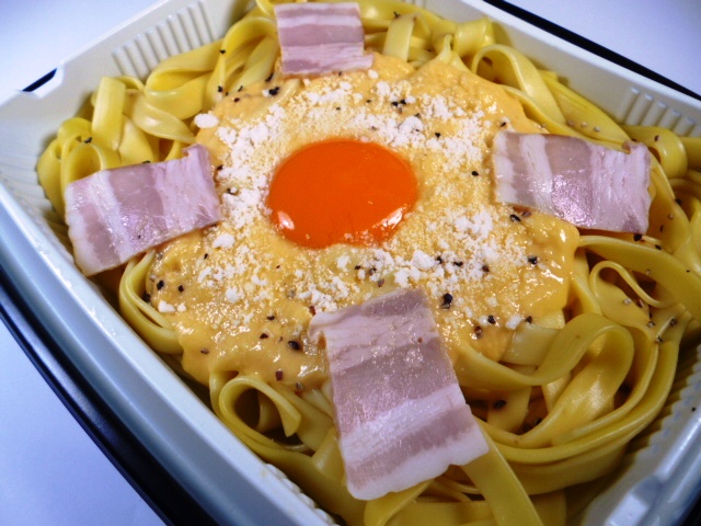 生パスタベーコン玉子のカルボナーラ