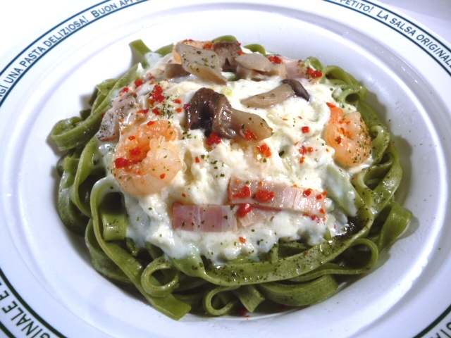 生パスタ海老クリームソース